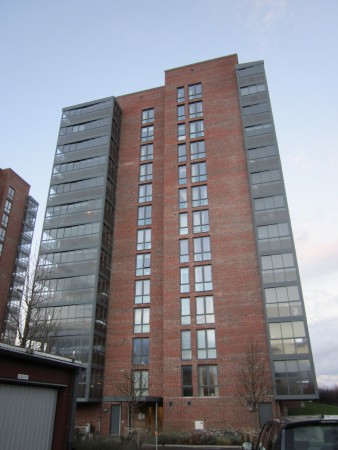 Jag bor i ett höghus på Söderhöjd.