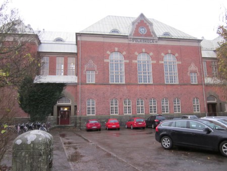 Till Rosenfreds-skolan går jag varje torsdag och spelar och sjunger med Sväng-gänget.