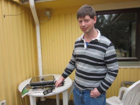 10/3 Nu har jag  grillat på vår uteplats för  första gången i år. Jippo!